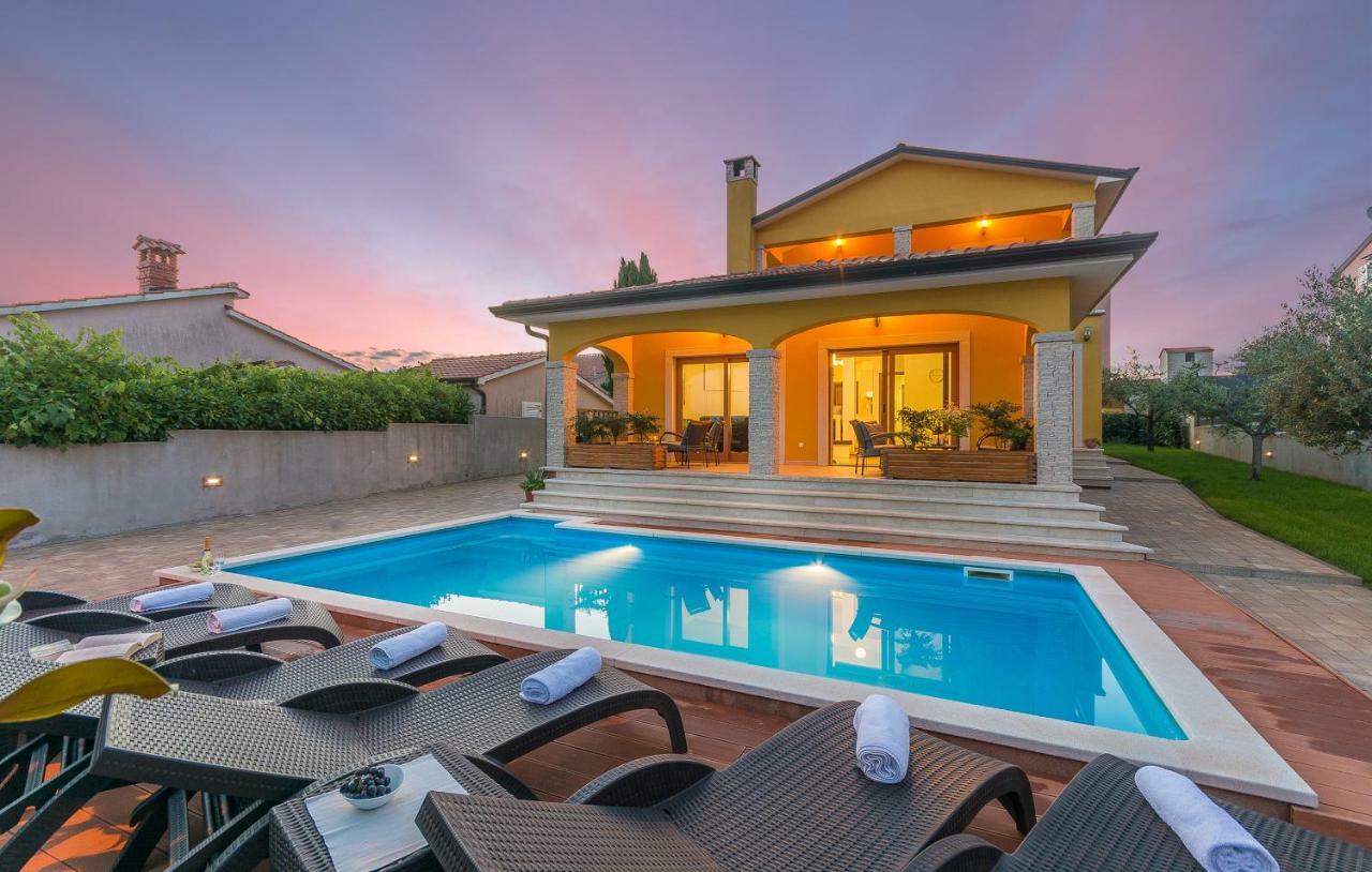 Mala Villa