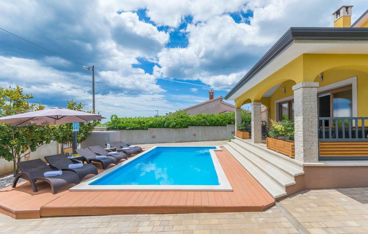Mala Villa