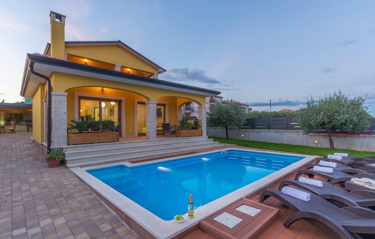 Mala Villa